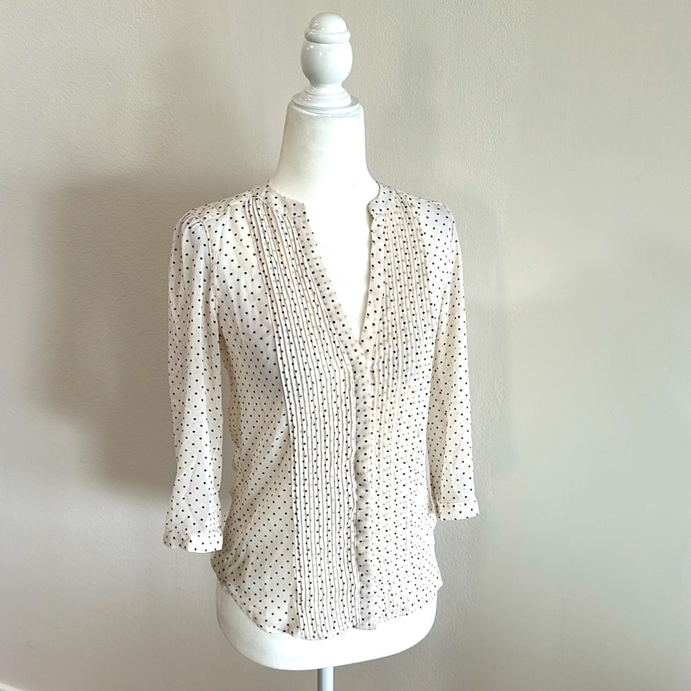 NWT H&M Cream Cap Sleave Pleated Polka Dot Blouse - Size 2